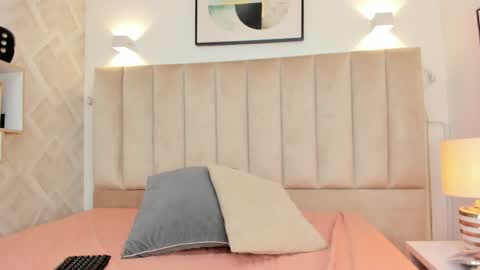 Annie Queen online show from April 24, 3:53 am