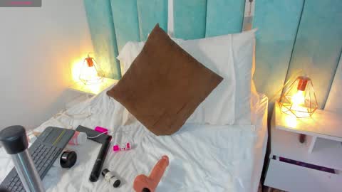 Annita online show from April 23, 7:05 pm