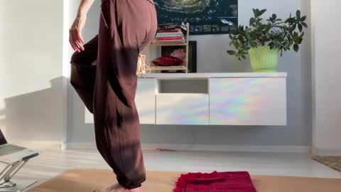 Snapshot of anntics_ chatting on September 17, 3:59 am N  antics online show from September 17, 3:59 am