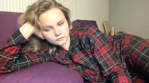 Snapshot of anny_love_you chatting on October 3, 9:31 pm anny_love_you online show from October 3, 9:31 pm