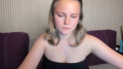 Snapshot of anny_love_you chatting on September 23, 8:07 pm anny_love_you online show from September 23, 8:07 pm