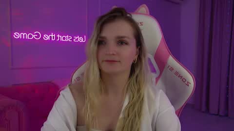 annyraii online show from March 2, 7:15 am