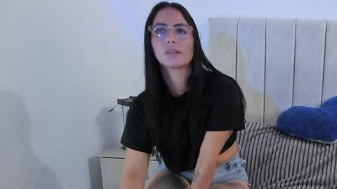 Anny online show from April 22, 4:26 pm