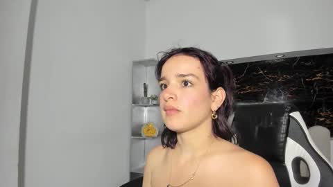 Anny online show from December 22, 1:58 pm