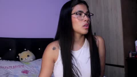 Snapshot of annyt_ chatting on October 4, 12:27 am anny online show from October 4, 12:27 am