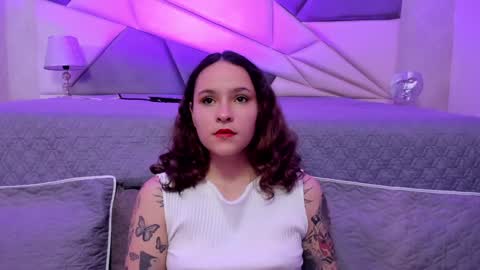Snapshot of annythomsonn chatting on February 8, 10:51 pm AnnyT online show from February 8, 10:51 pm