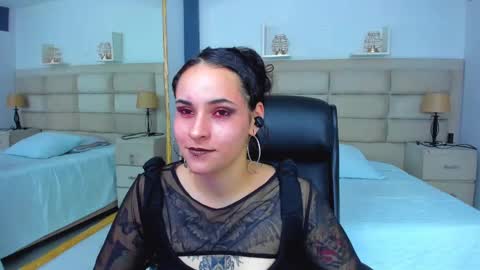 Snapshot of annythomsonn chatting on September 17, 10:52 pm AnnyT online show from September 17, 10:52 pm
