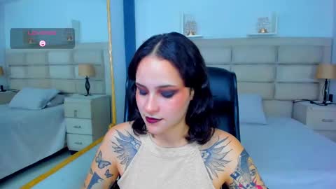 Snapshot of annythomsonn chatting on October 5, 9:42 pm AnnyT online show from October 5, 9:42 pm