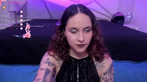 Snapshot of annythomsonn chatting on February 13, 9:39 pm AnnyT online show from February 13, 9:39 pm