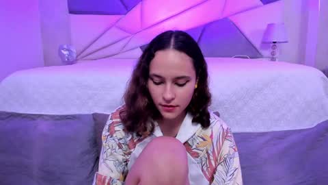 Snapshot of annythomsonn chatting on December 19, 11:14 pm AnnyT online show from December 19, 11:14 pm