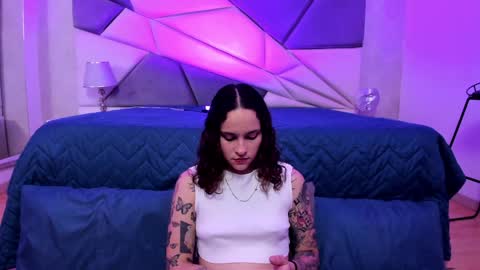 Snapshot of annythomsonn chatting on January 5, 9:14 pm AnnyT online show from January 5, 9:14 pm