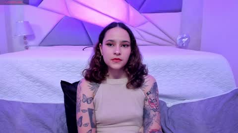 Snapshot of annythomsonn chatting on January 26, 8:45 pm AnnyT online show from January 26, 8:45 pm