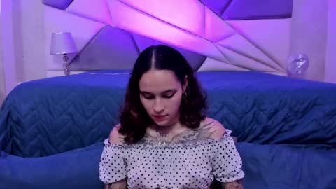 Snapshot of annythomsonn chatting on January 7, 9:14 pm AnnyT online show from January 7, 9:14 pm