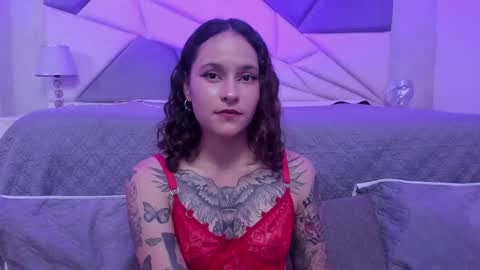 Snapshot of annythomsonn chatting on December 6, 11:57 pm AnnyT online show from December 6, 11:57 pm