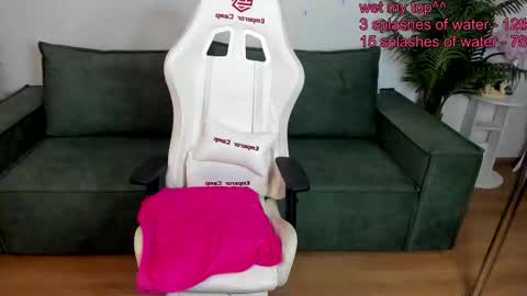 Anora online show from December 3, 1:35 pm