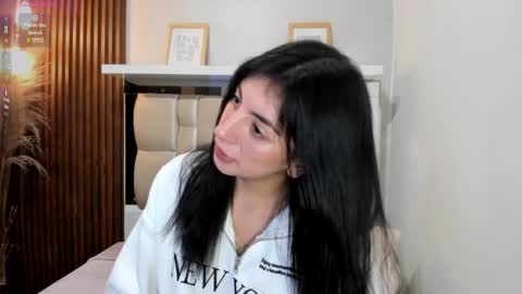 Snapshot of antonella__rouse chatting on December 19, 10:00 pm Antonella online show from December 19, 10:00 pm