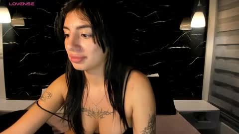 Snapshot of antonella__rouse chatting on December 31, 5:55 am Antonella online show from December 31, 5:55 am