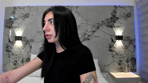 Snapshot of antonella__rouse chatting on March 12, 5:02 am Antonella online show from March 12, 5:02 am