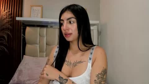 Snapshot of antonella__rouse chatting on January 27, 9:11 pm Antonella online show from January 27, 9:11 pm