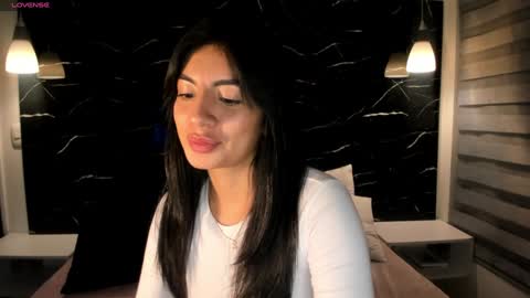 Snapshot of antonella__rouse chatting on December 27, 4:26 am Antonella online show from December 27, 4:26 am