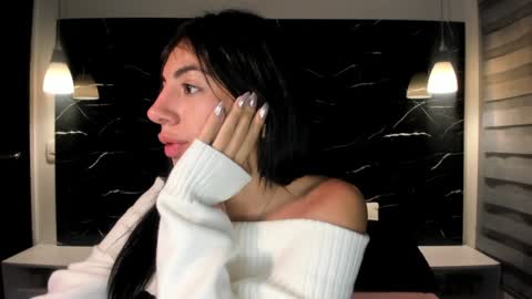 Snapshot of antonella__rouse chatting on December 14, 5:29 am Antonella online show from December 14, 5:29 am