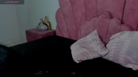 antonella_foxxxx online show from December 23, 7:56 am