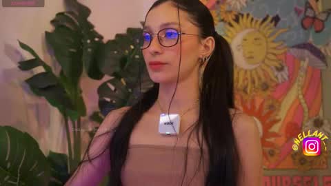 Nell. online show from February 6, 11:19 pm