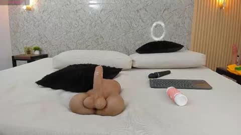 Anto online show from November 11, 8:06 pm