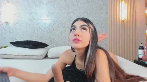Snapshot of antonella_west chatting on September 29, 8:58 pm Anto online show from September 29, 8:58 pm