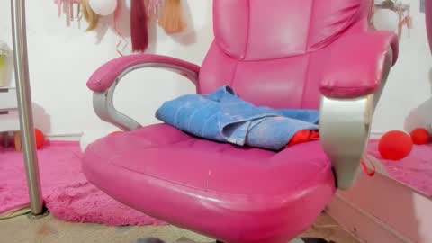 Snapshot of antonellakling_ chatting on February 27, 9:11 am ANTONELLA online show from February 27, 9:11 am