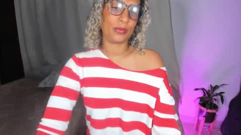 Sarah online show from November 15, 2:23 am