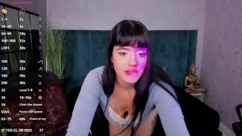 A N T O N I A online show from April 18, 7:58 pm