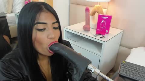 Antonia online show from April 2, 1:41 pm