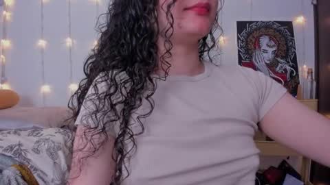 Snapshot of antoniart_ chatting on March 10, 2:50 am Antonia online show from March 10, 2:50 am