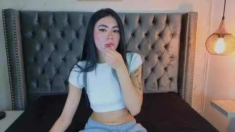 anya_belth online show from April 21, 7:43 pm