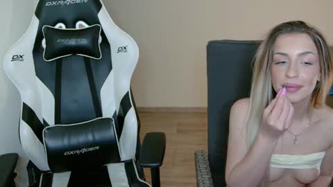 Anya online show from June 11, 1:05 am