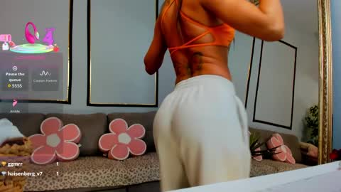 Anya online show from April 6, 3:02 pm