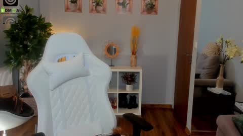 Anya online show from November 8, 1:16 pm