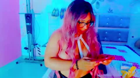Snapshot of anyell_fox_xxx chatting on December 19, 9:16 pm anyell online show from December 19, 9:16 pm
