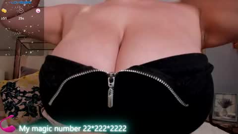 Anyi online show from June 12, 12:29 am