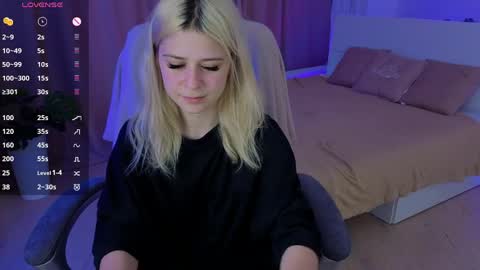 ApheliaStar online show from April 24, 3:26 pm