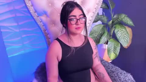 apprilfoxx online show from October 28, 4:57 pm