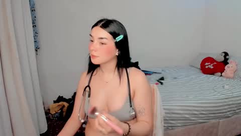 aprettyface1 online show from December 18, 11:19 pm