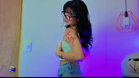   online show from April 27, 11:51 am