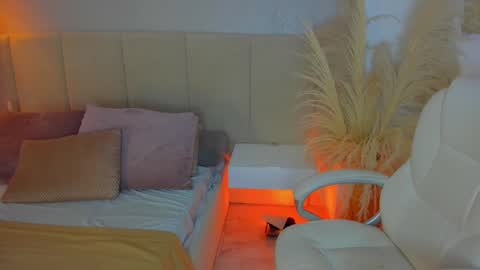 April online show from February 9, 10:39 am