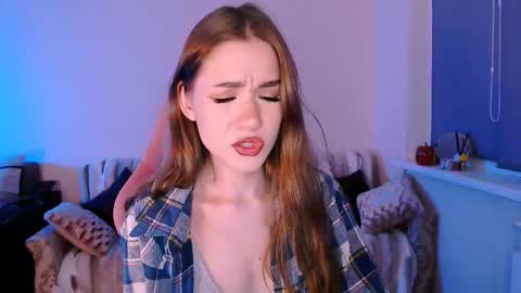 Snapshot of april_felicity chatting on September 23, 7:23 pm April online show from September 23, 7:23 pm