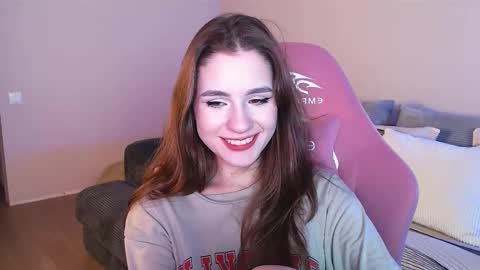 Snapshot of april_felicity chatting on March 12, 6:53 pm April online show from March 12, 6:53 pm