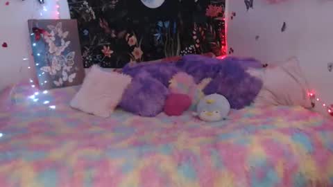 april_l6 online show from April 22, 11:13 pm