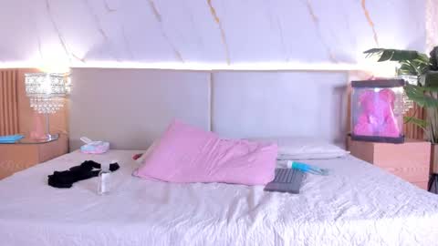 aprilgrey111 online show from December 20, 9:19 pm