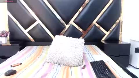 april y crystal online show from June 16, 8:21 pm